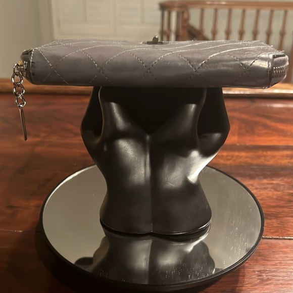 CHANEL Vintage Zip Around Wallet Gray/Blue - Picture 8 of 15